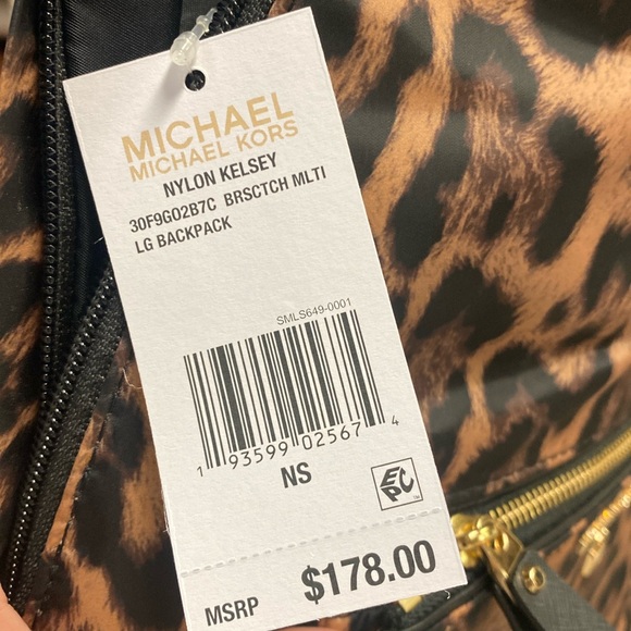 MICHAEL Michael Kors
Kelsey Large Leopard-Print Nylon Backpack * Firm on Price * - Picture 2 of 8